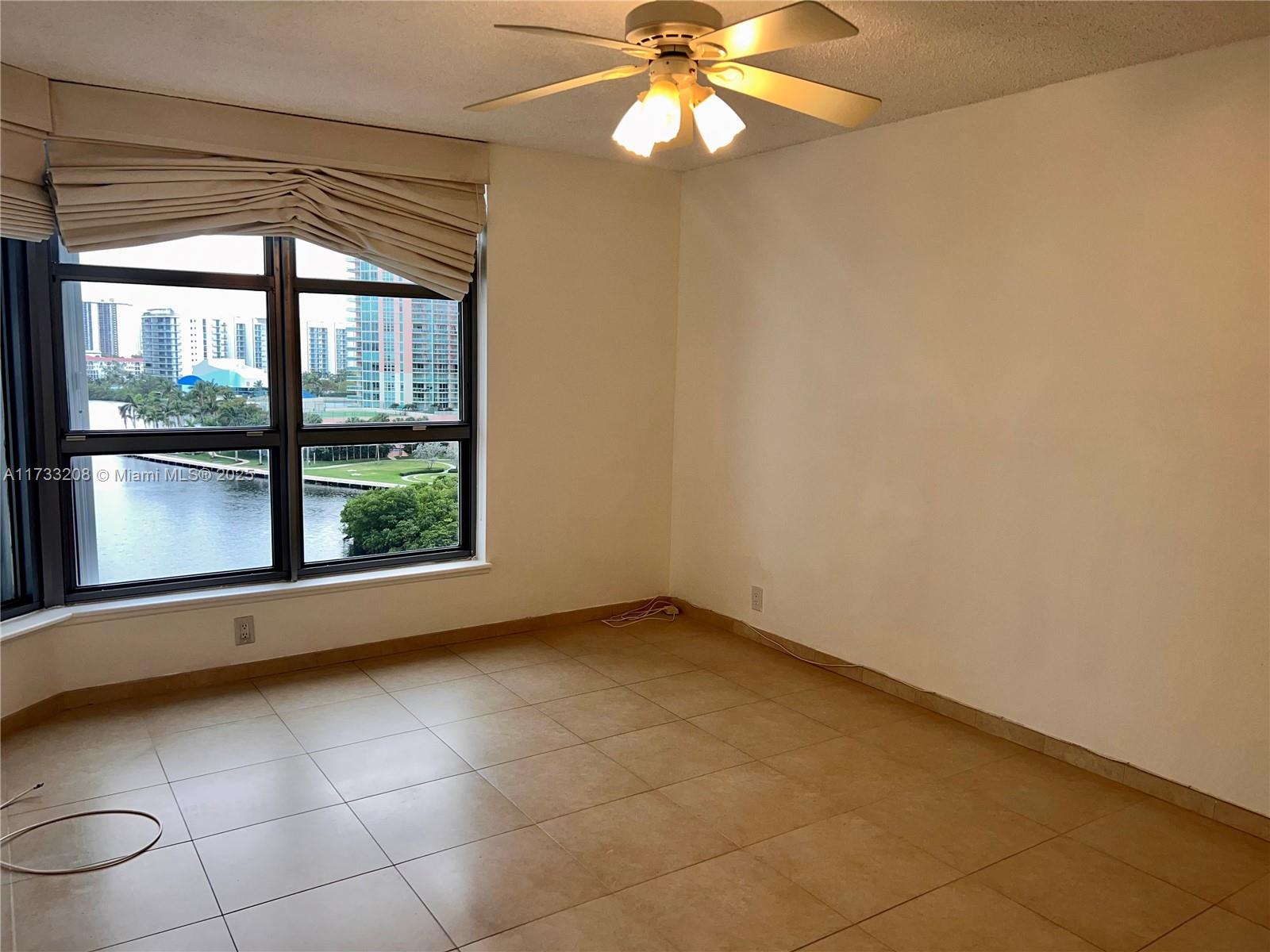3530 Mystic Pointe Dr # 1004