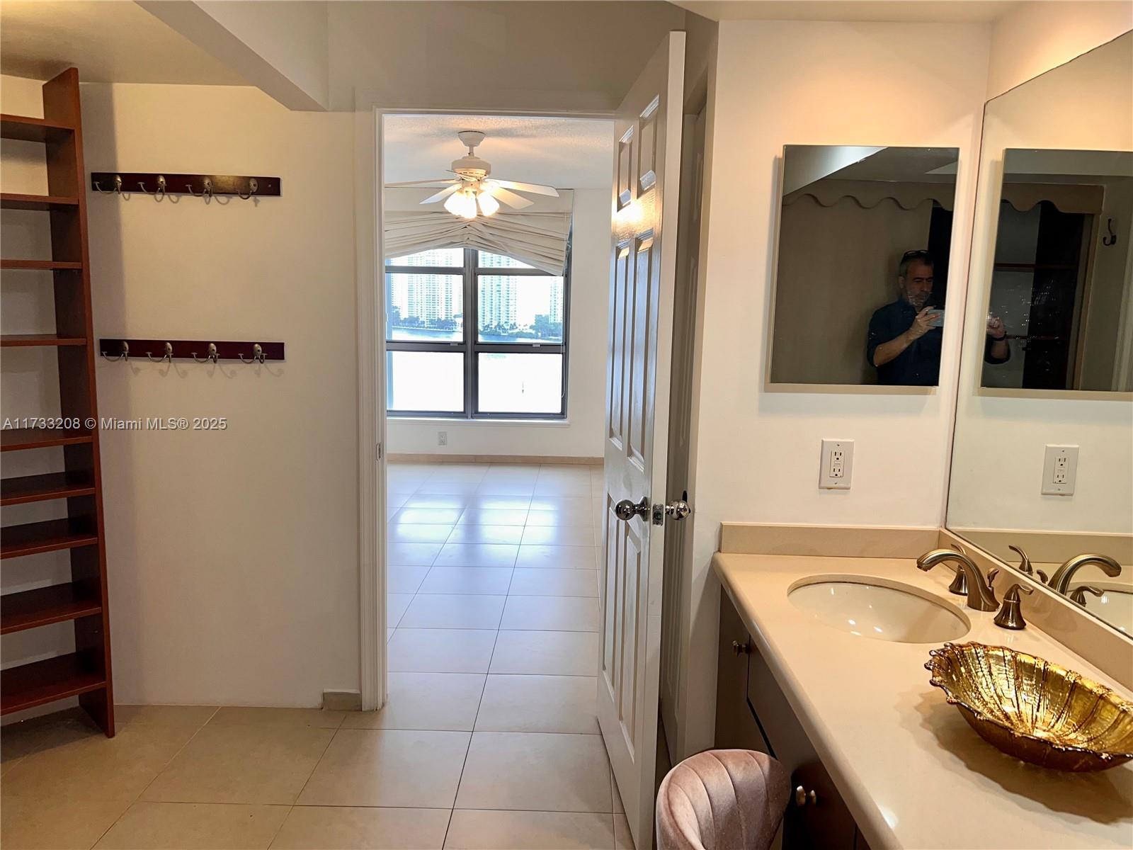 3530 Mystic Pointe Dr # 1004