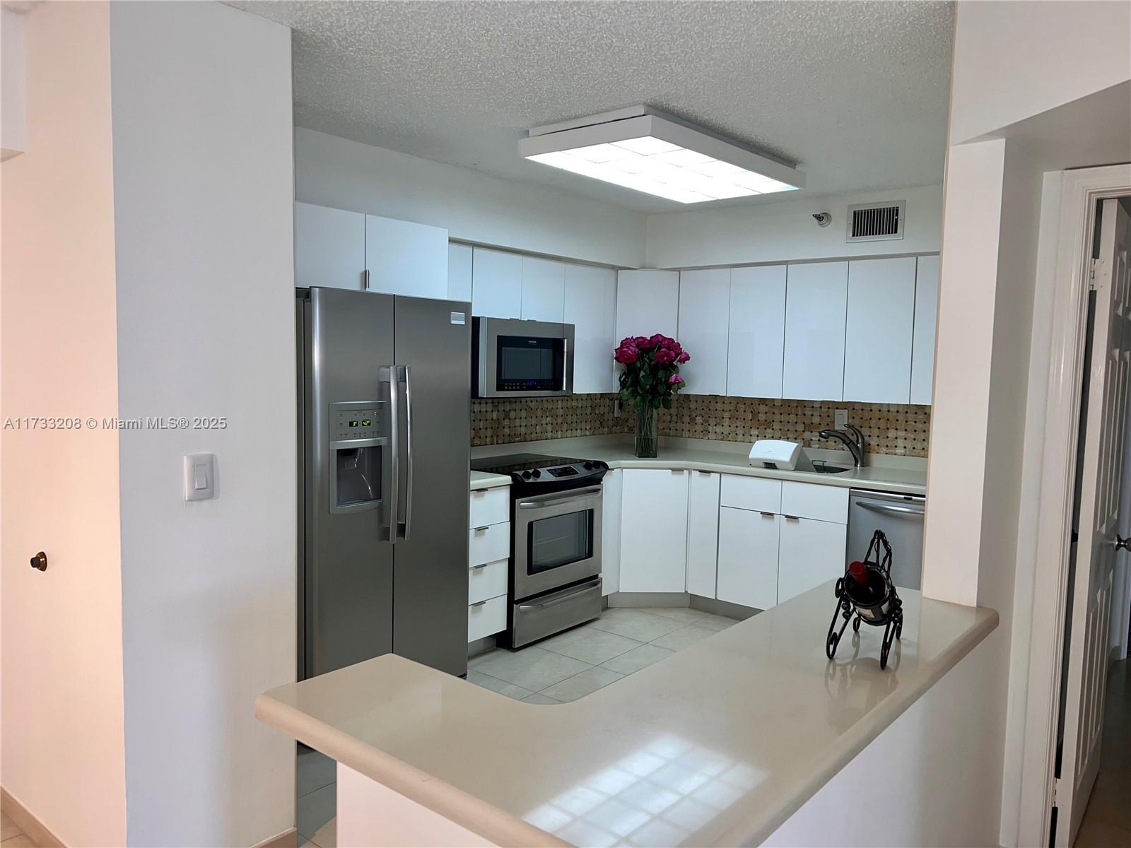3530 Mystic Pointe Dr # 1004