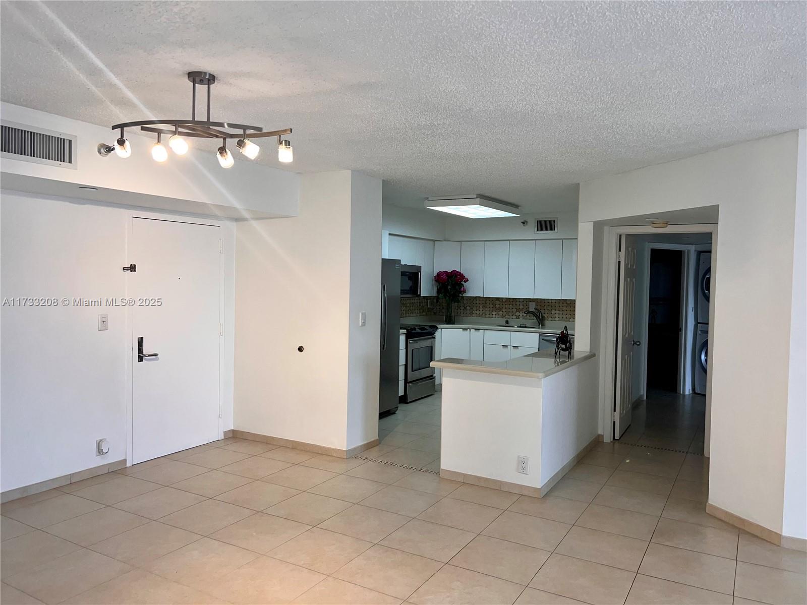 3530 Mystic Pointe Dr # 1004