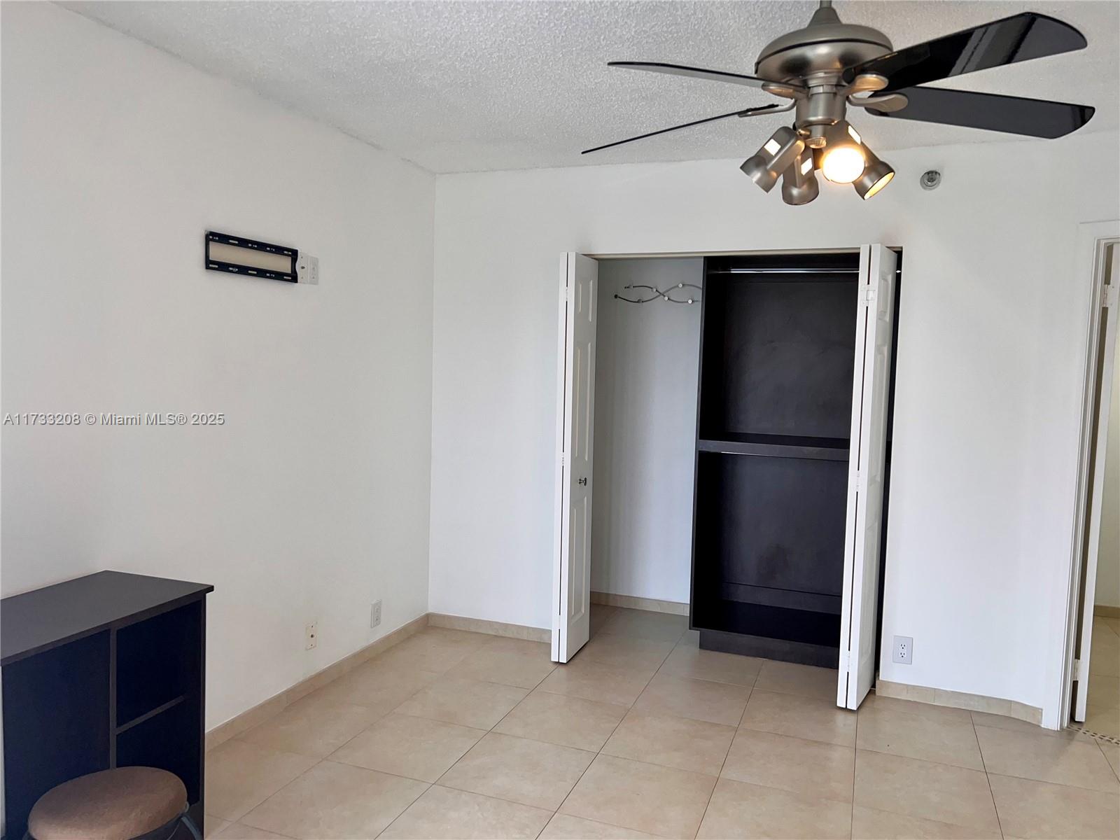 3530 Mystic Pointe Dr # 1004