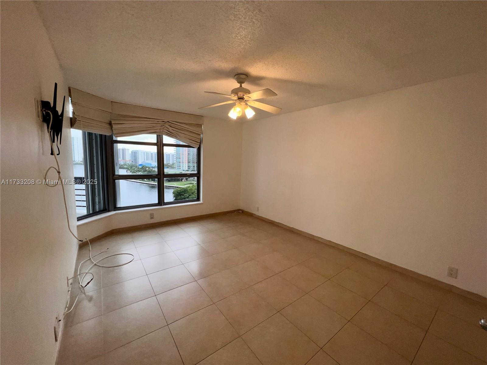 3530 Mystic Pointe Dr # 1004
