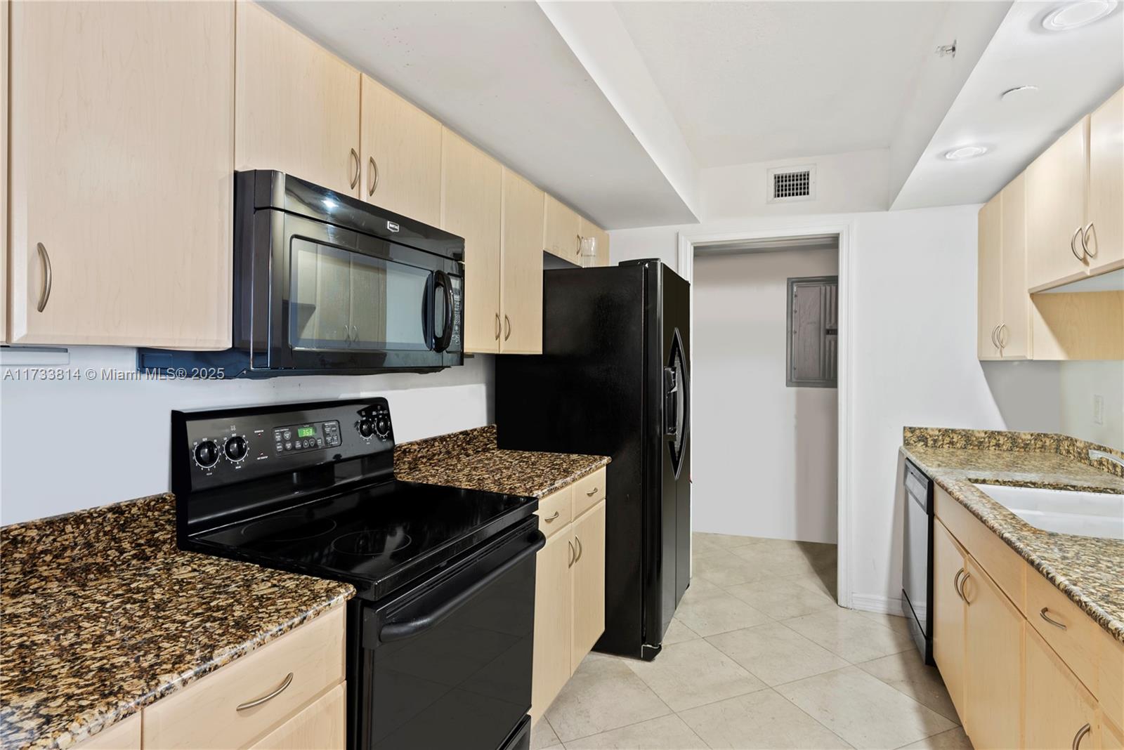 6917 Collins Ave # 1512
