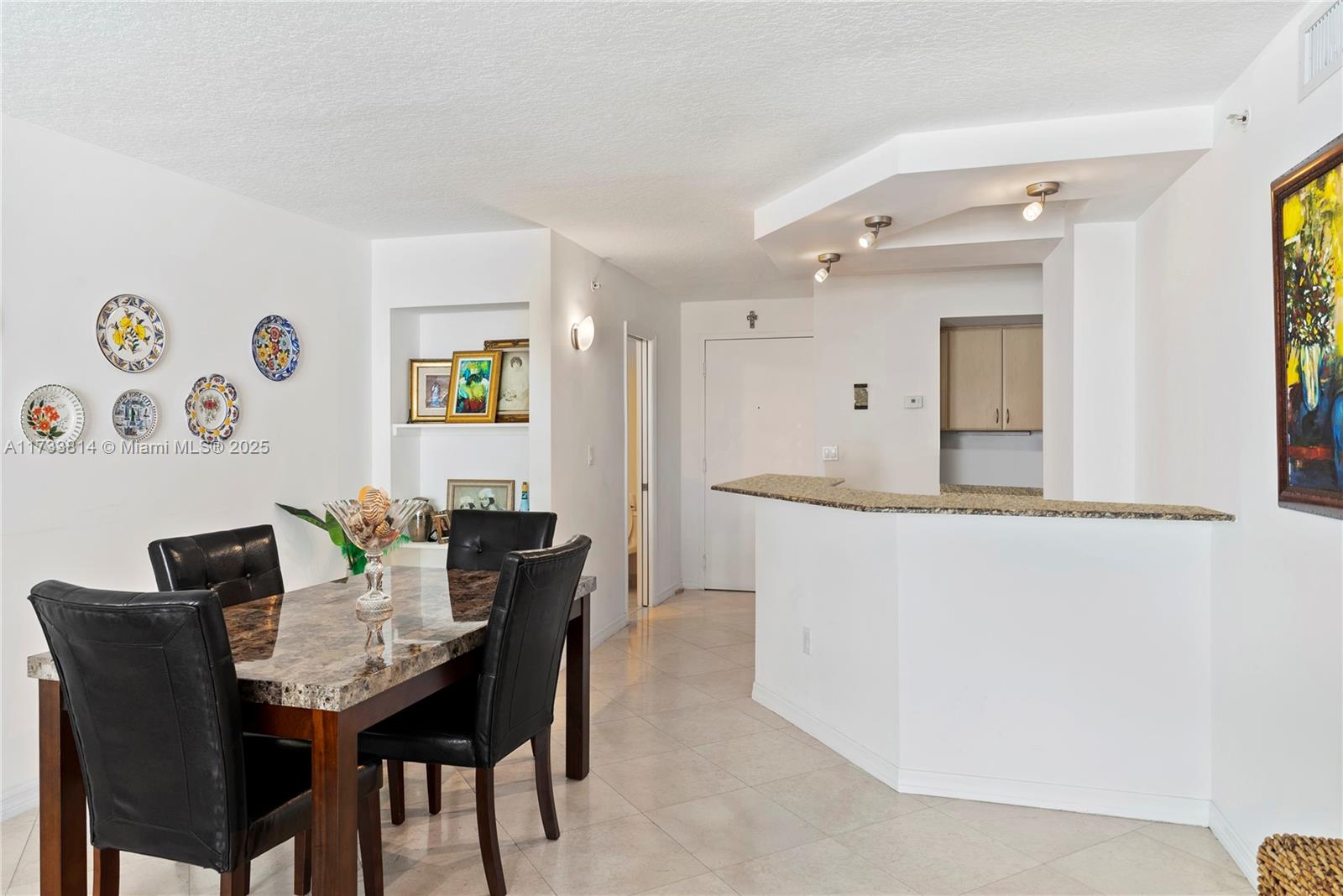 6917 Collins Ave # 1512