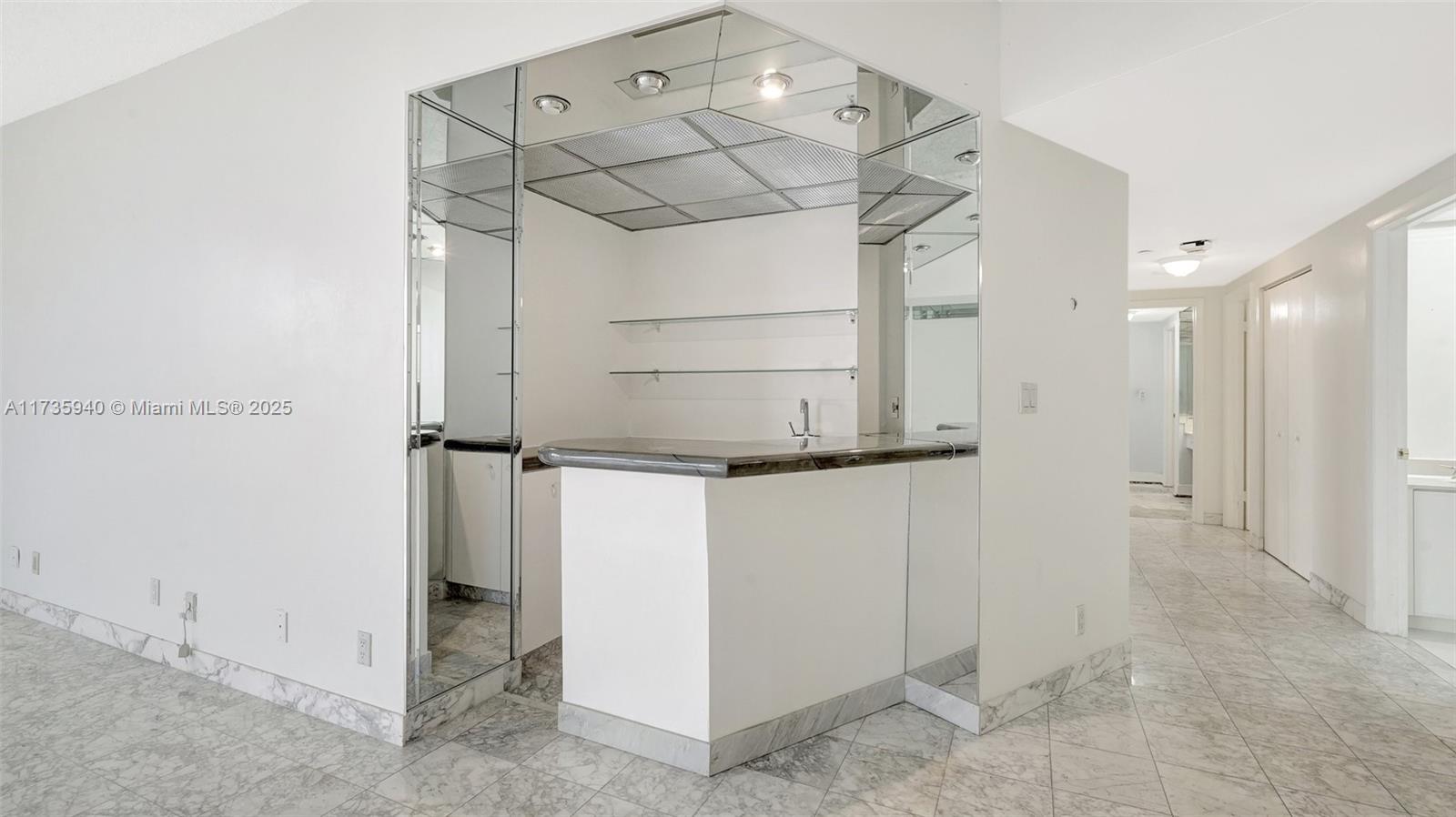 20281 E Country Club Dr # 407