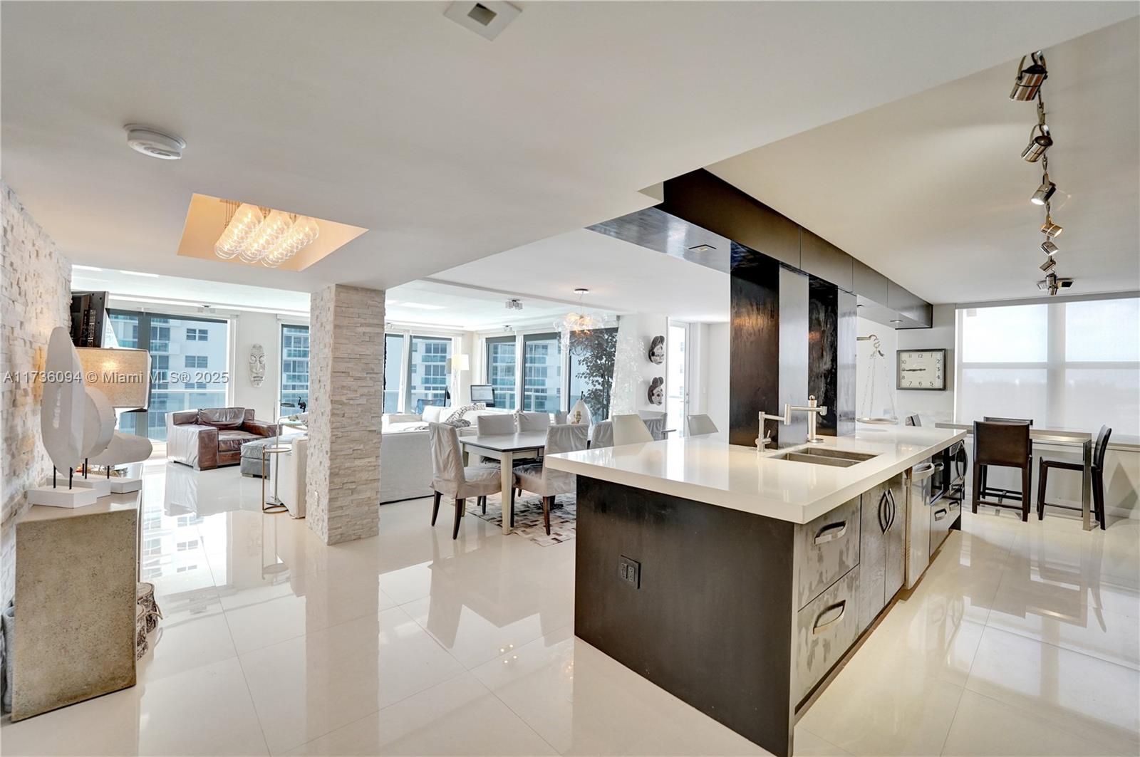 2751 S Ocean Dr # 908S