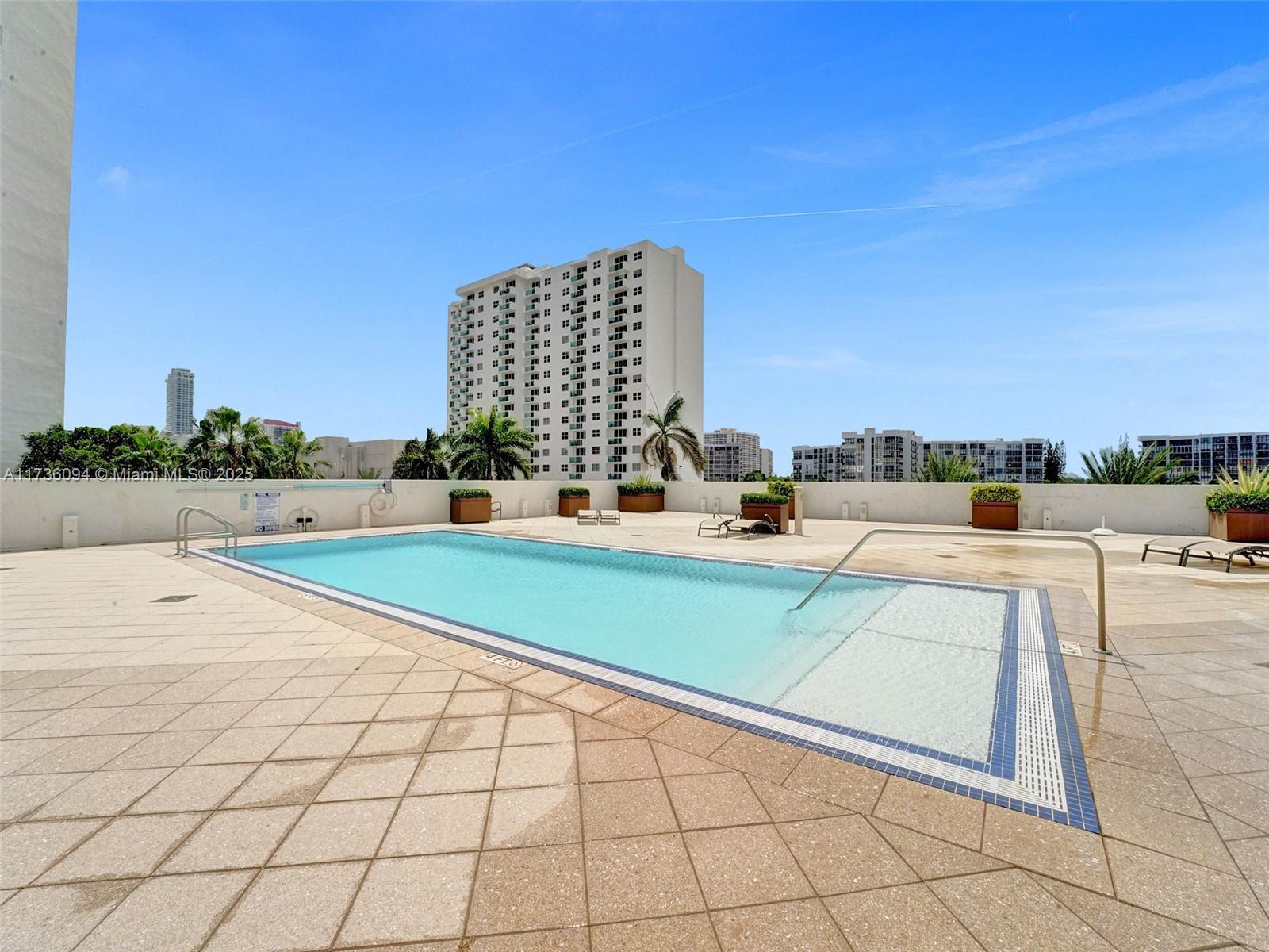2751 S Ocean Dr # 908S