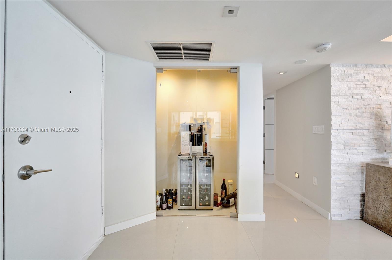 2751 S Ocean Dr # 908S