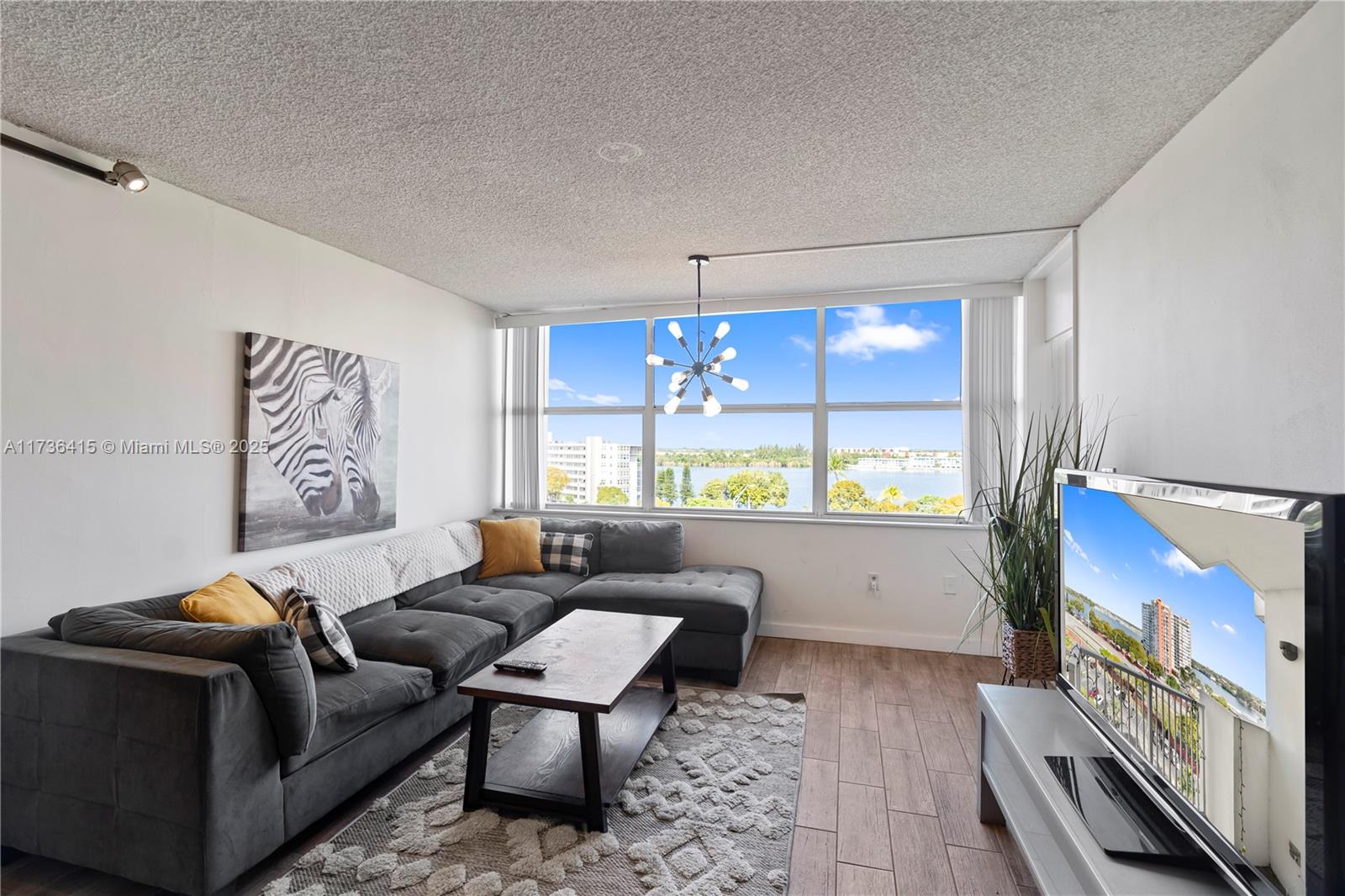 1200 NE Miami Gardens Dr Unit: 810W