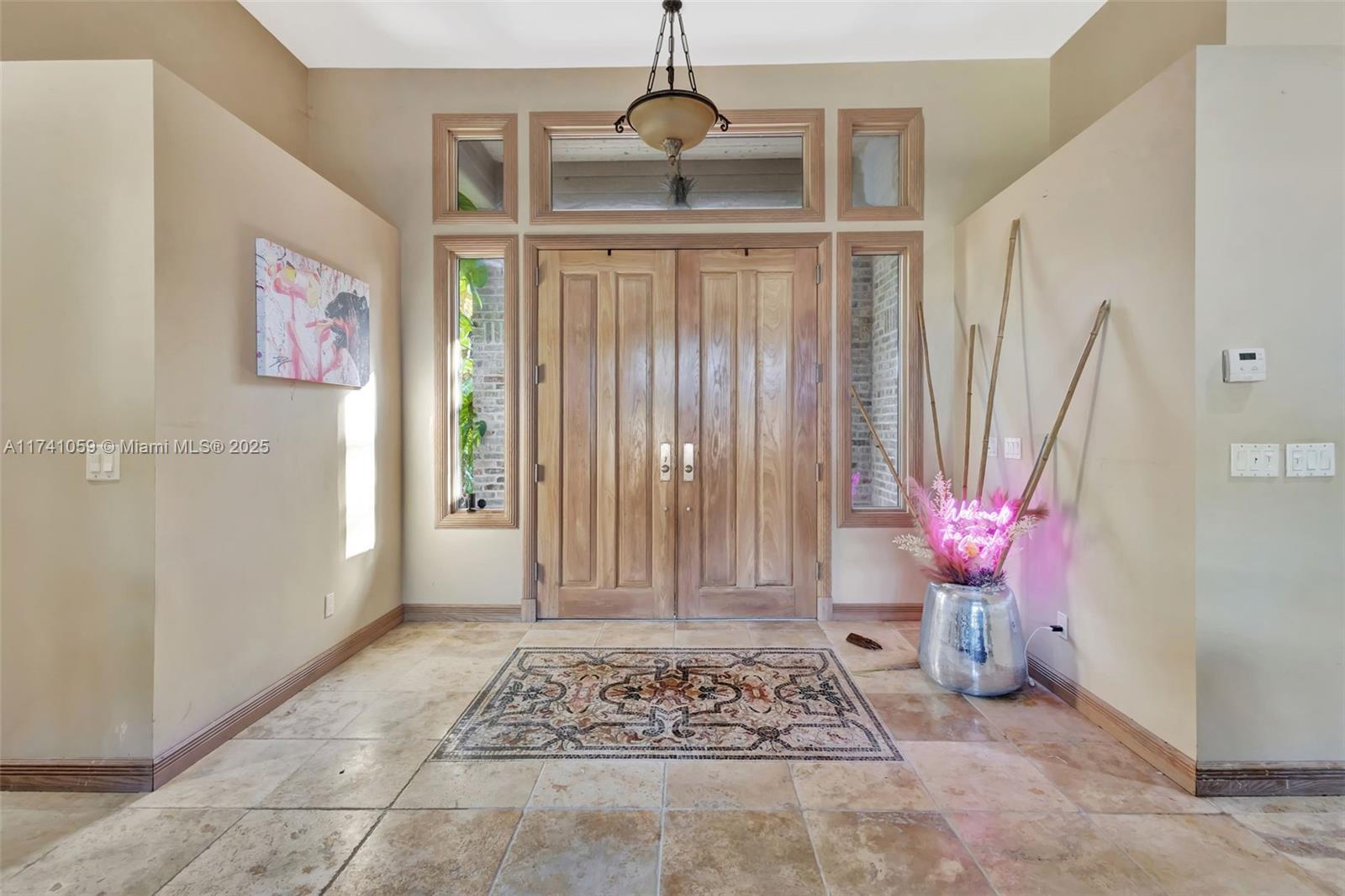 2400 NW Lakeridge Dr