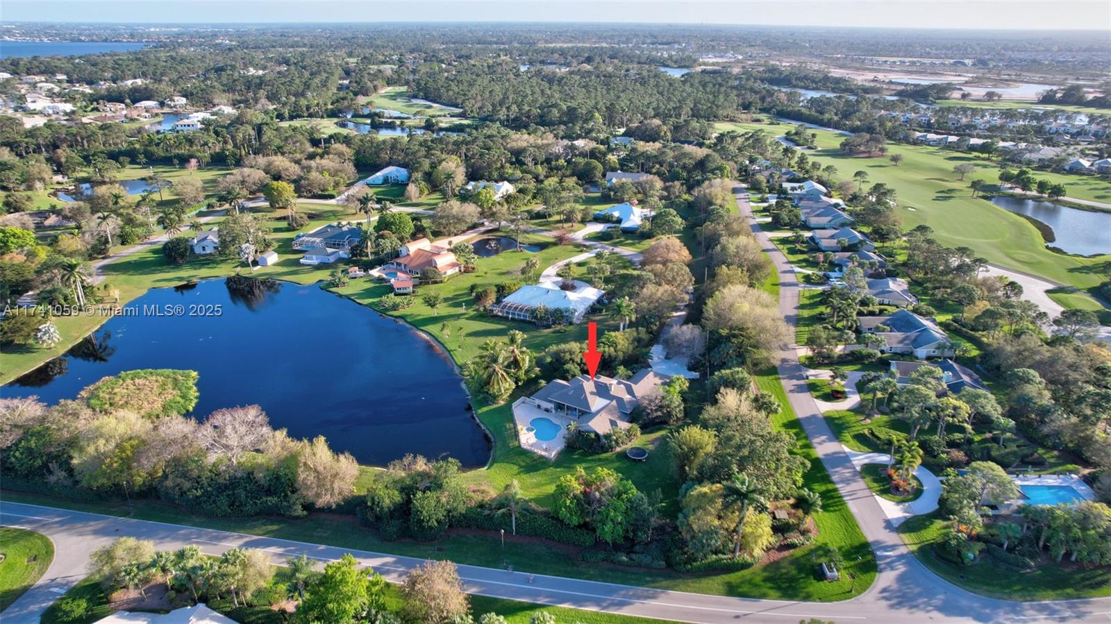 2400 NW Lakeridge Dr
