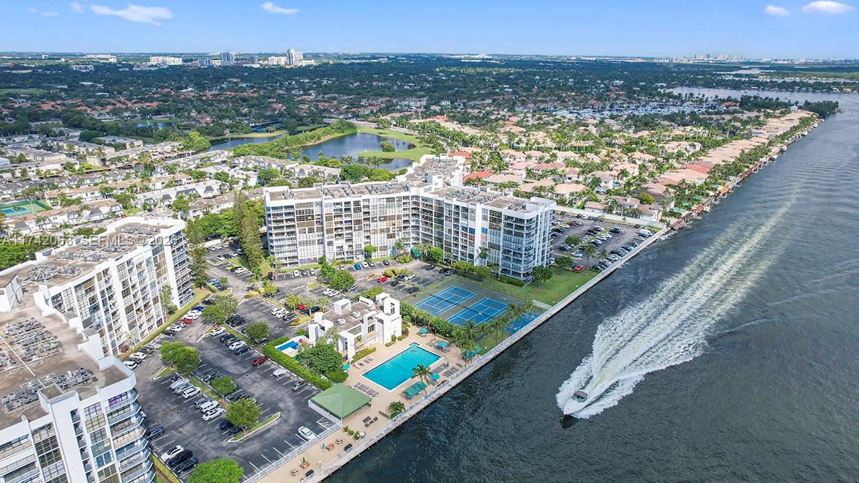 800 Parkview Dr # 909