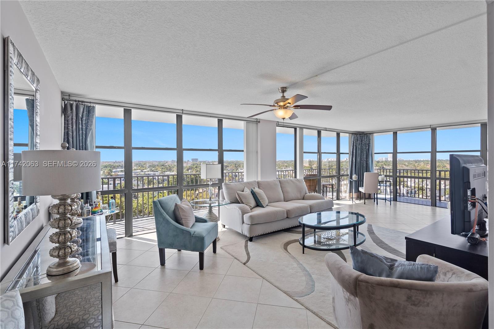 800 Parkview Dr # 909