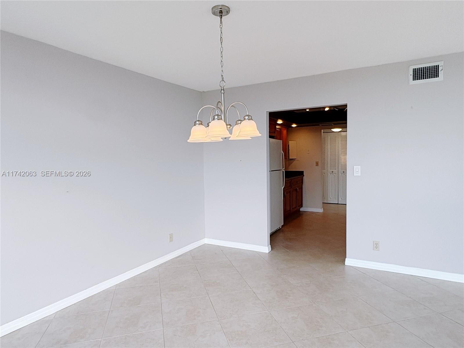 800 Parkview Dr # 909