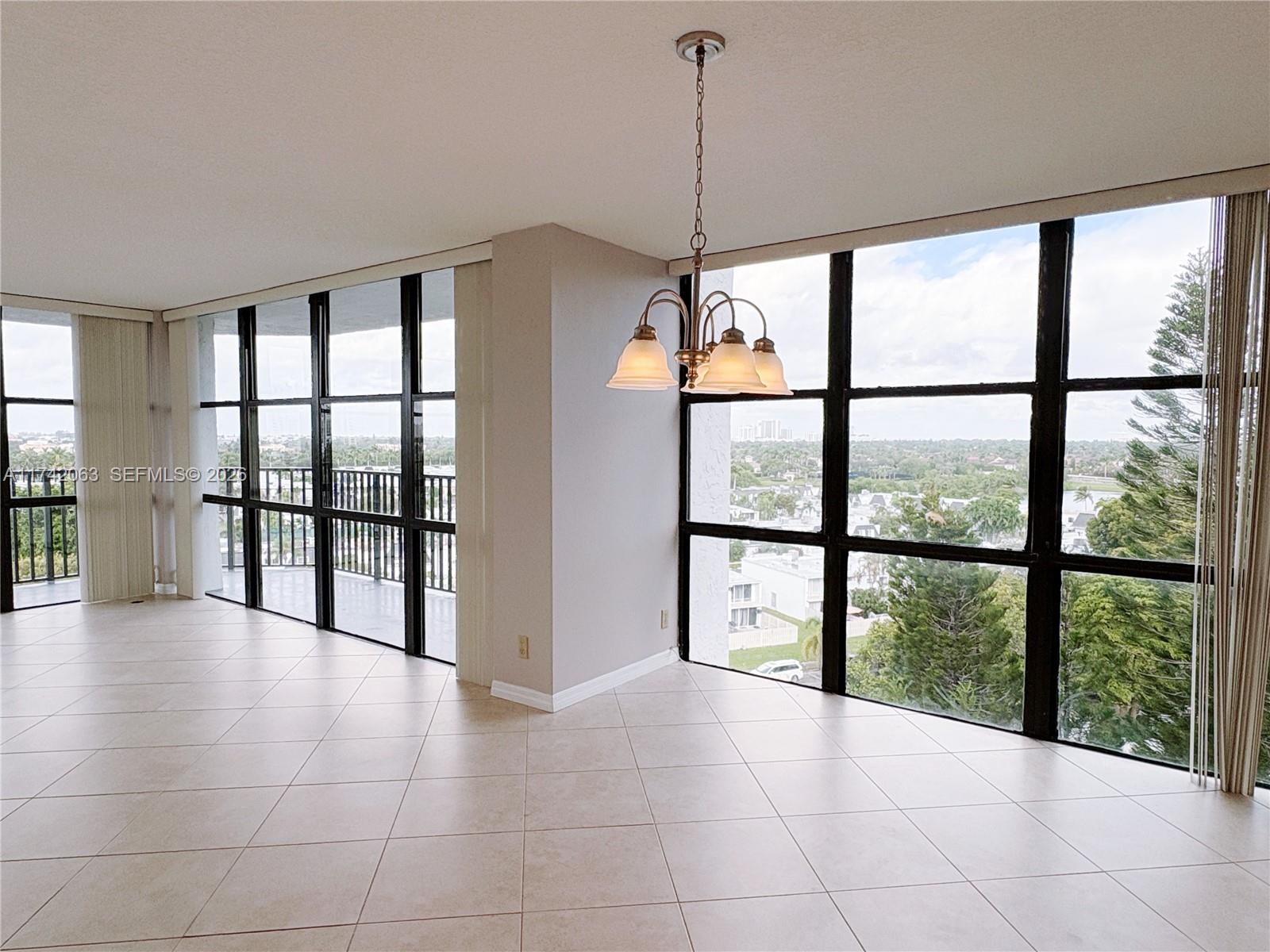 800 Parkview Dr # 909