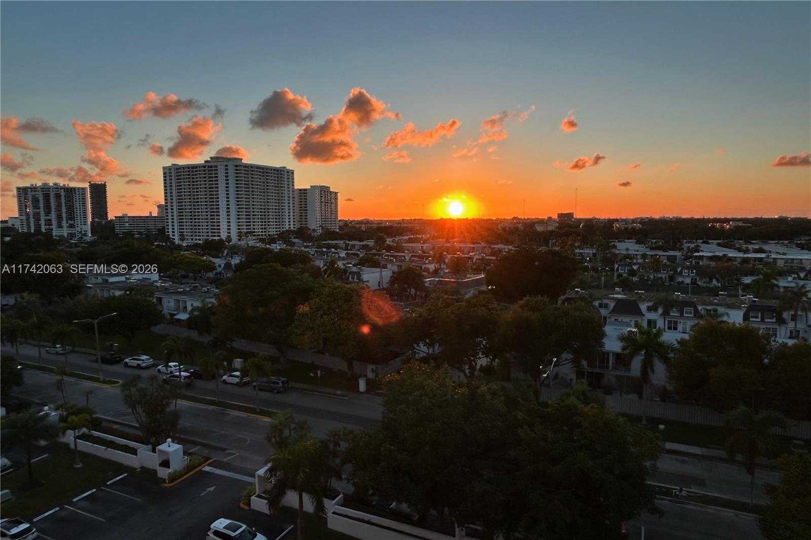 800 Parkview Dr # 909