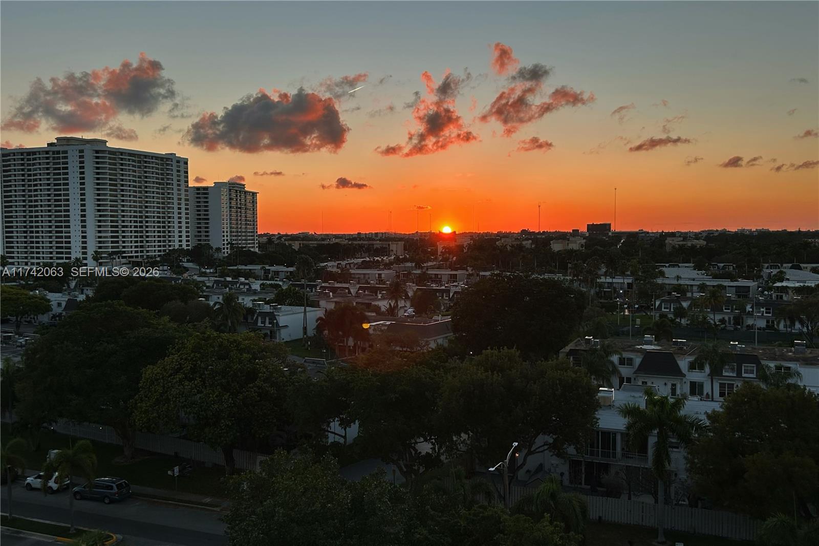 800 Parkview Dr # 909