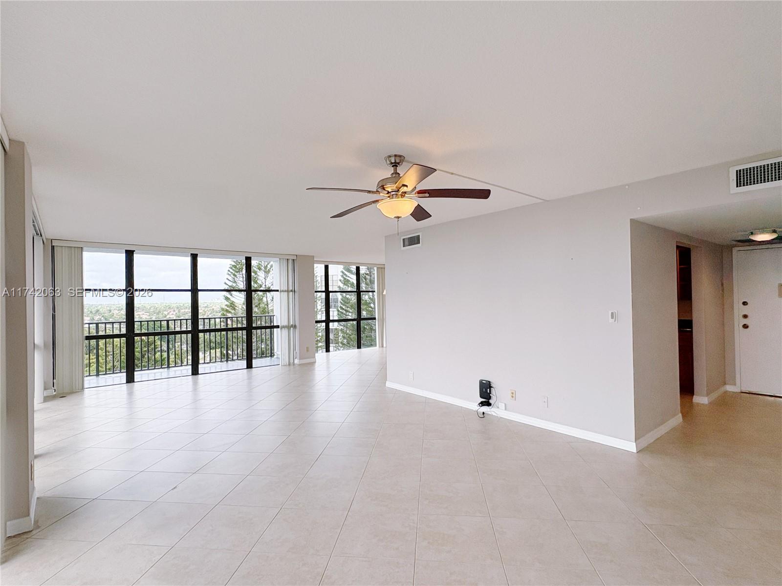 800 Parkview Dr # 909