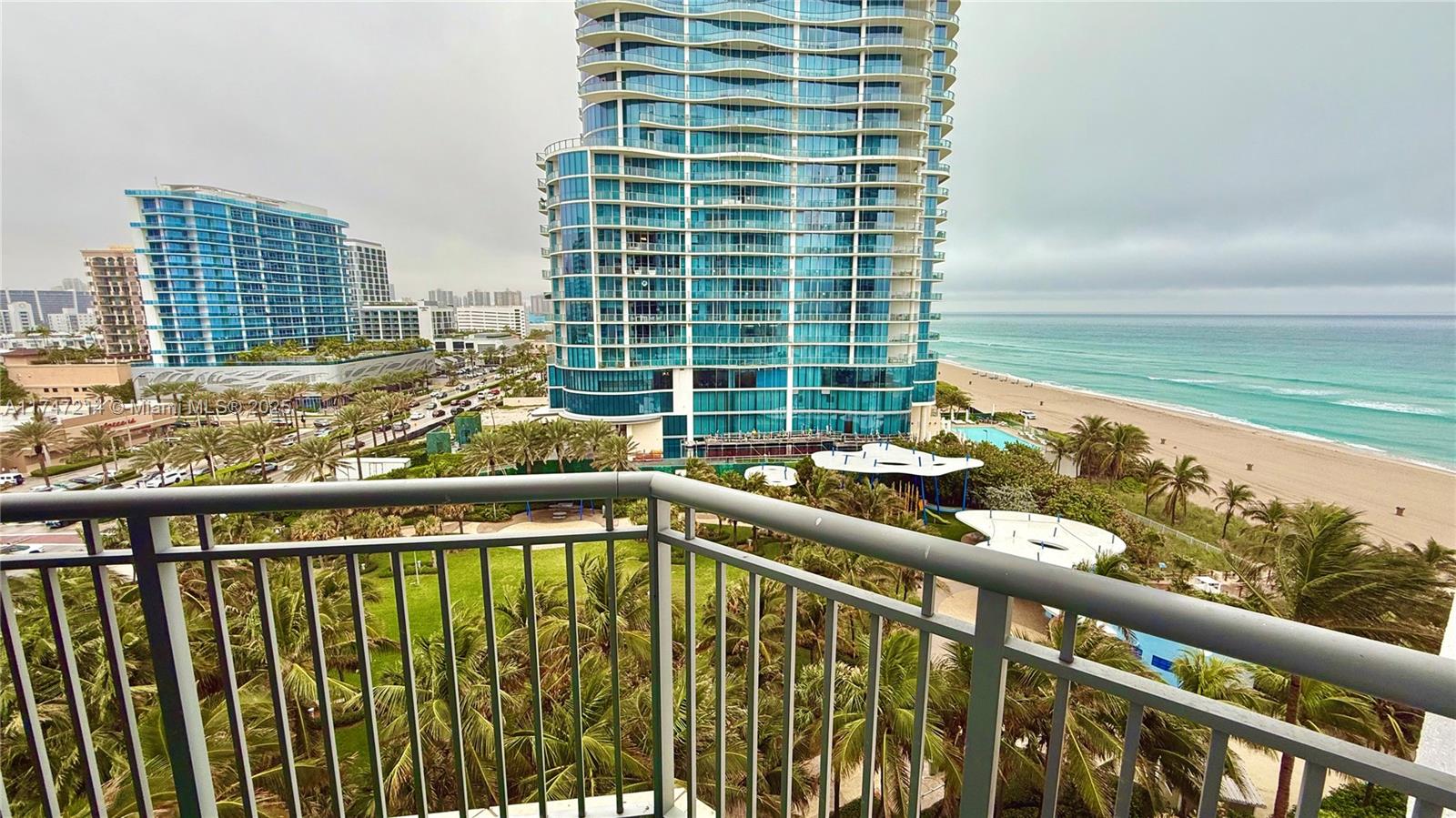 17375 Collins Ave # 1006