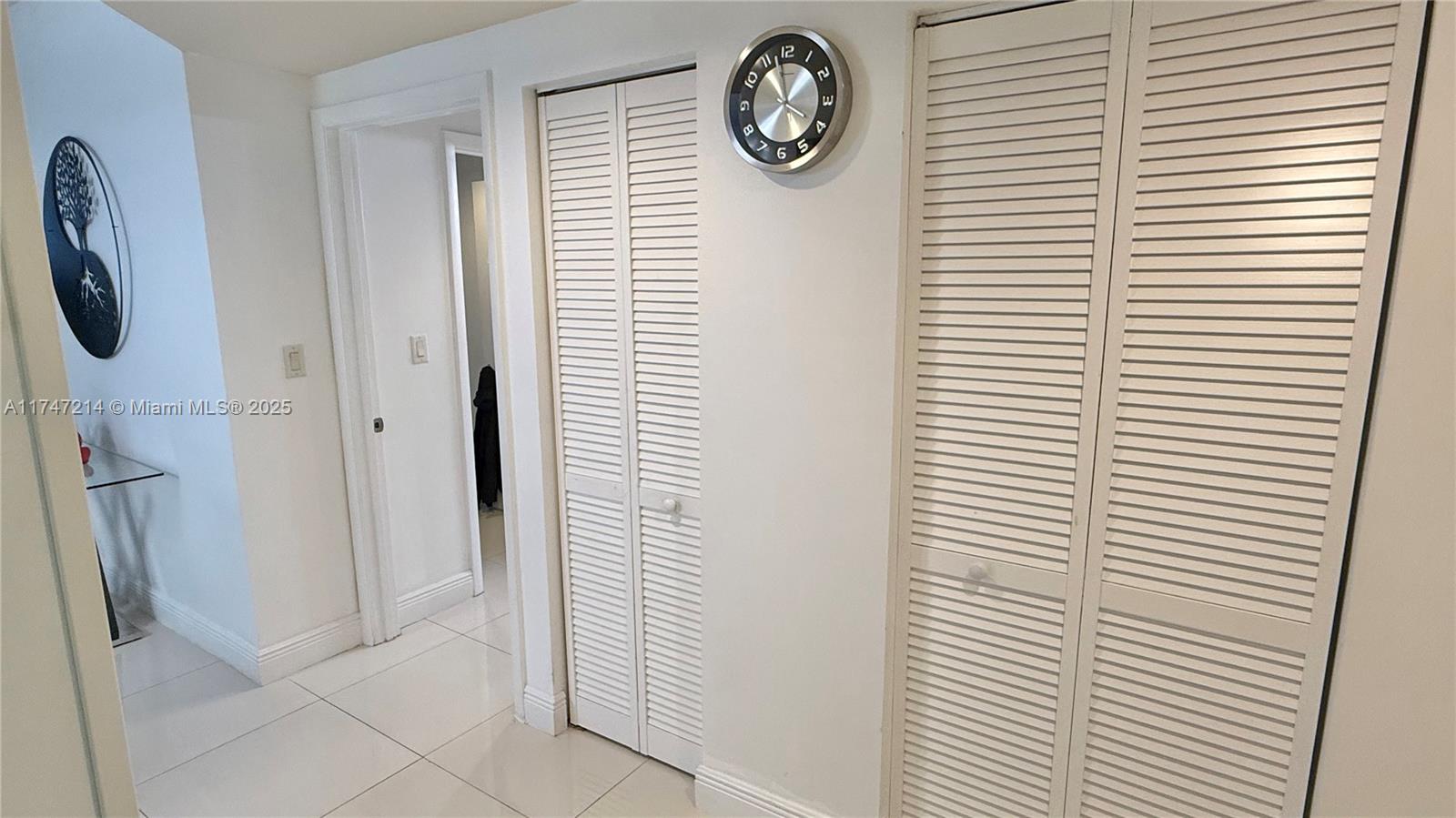 17375 Collins Ave # 1006