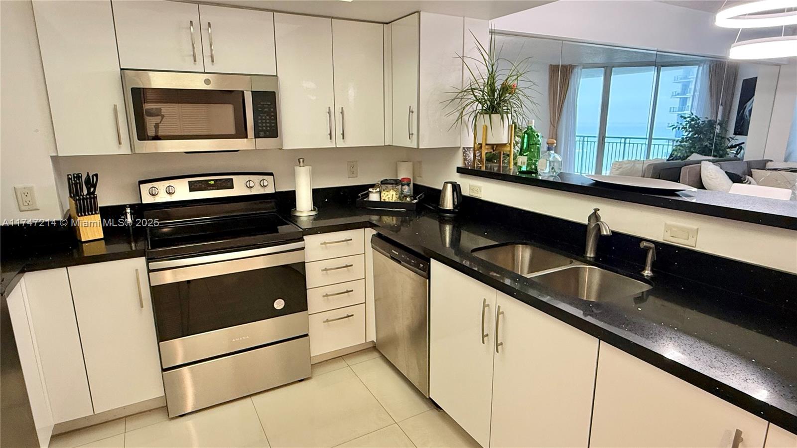 17375 Collins Ave # 1006