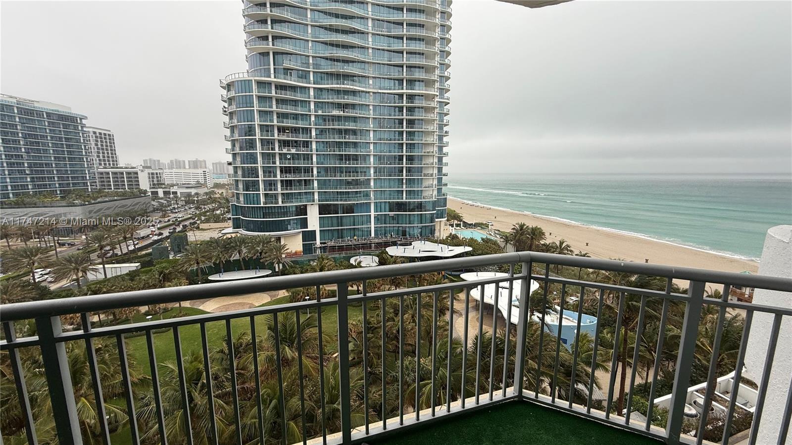 17375 Collins Ave # 1006