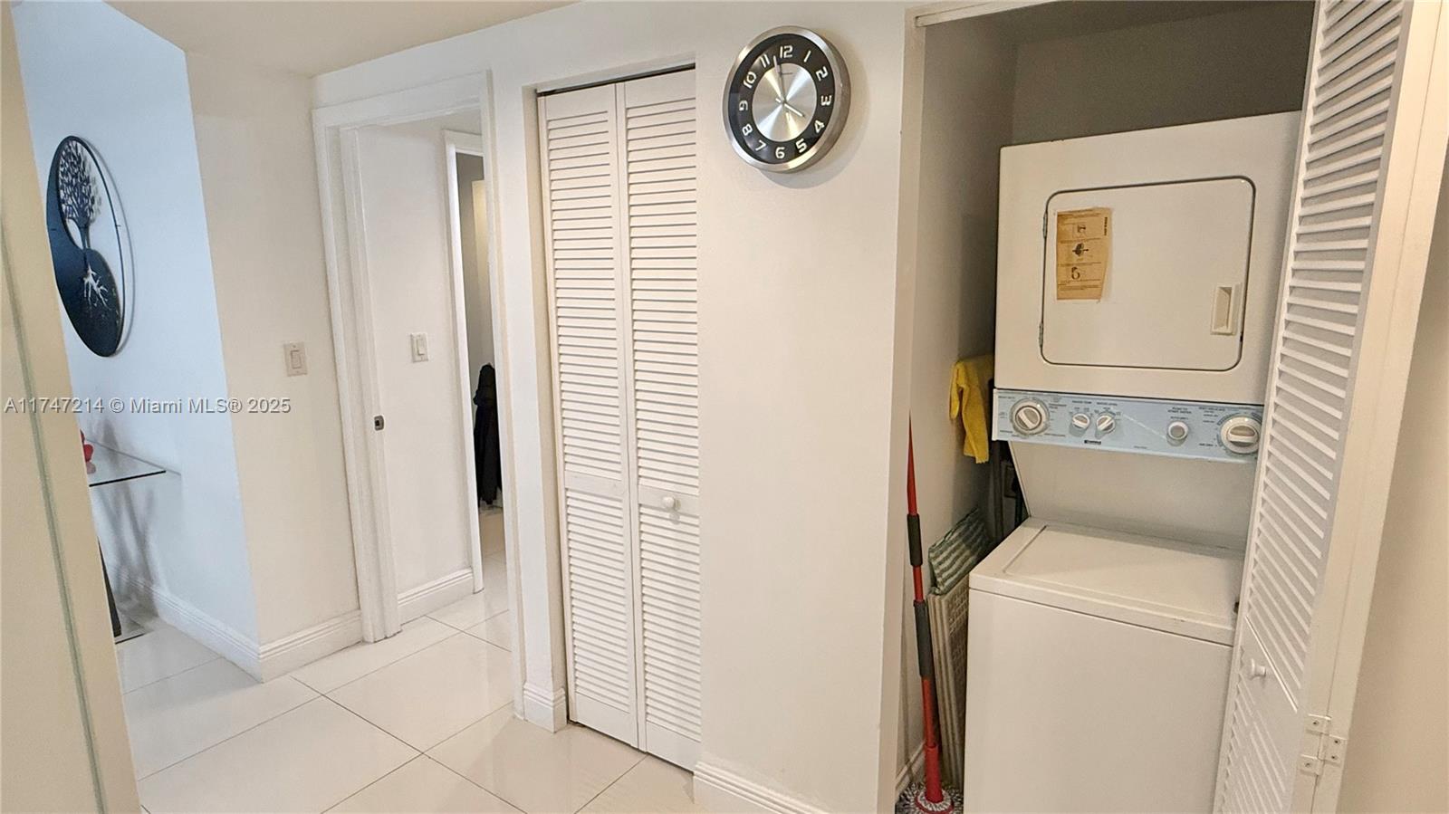 17375 Collins Ave # 1006