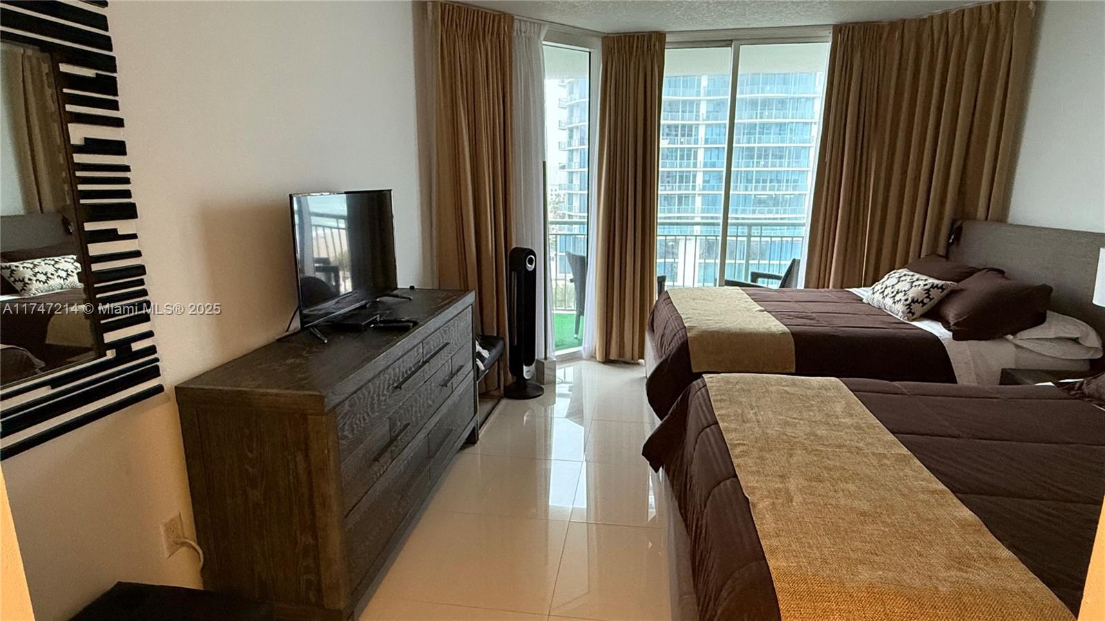 17375 Collins Ave # 1006