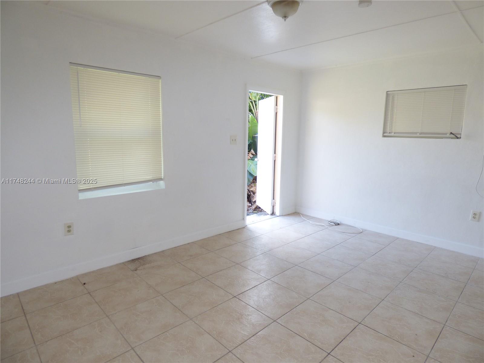 411 Columbus Pkwy # 5 Unit: 1-5