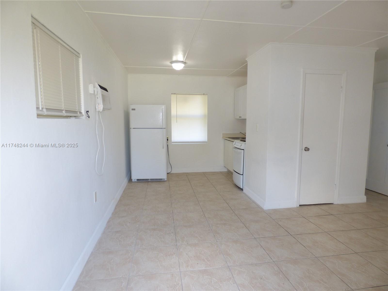 411 Columbus Pkwy # 5 Unit: 1-5