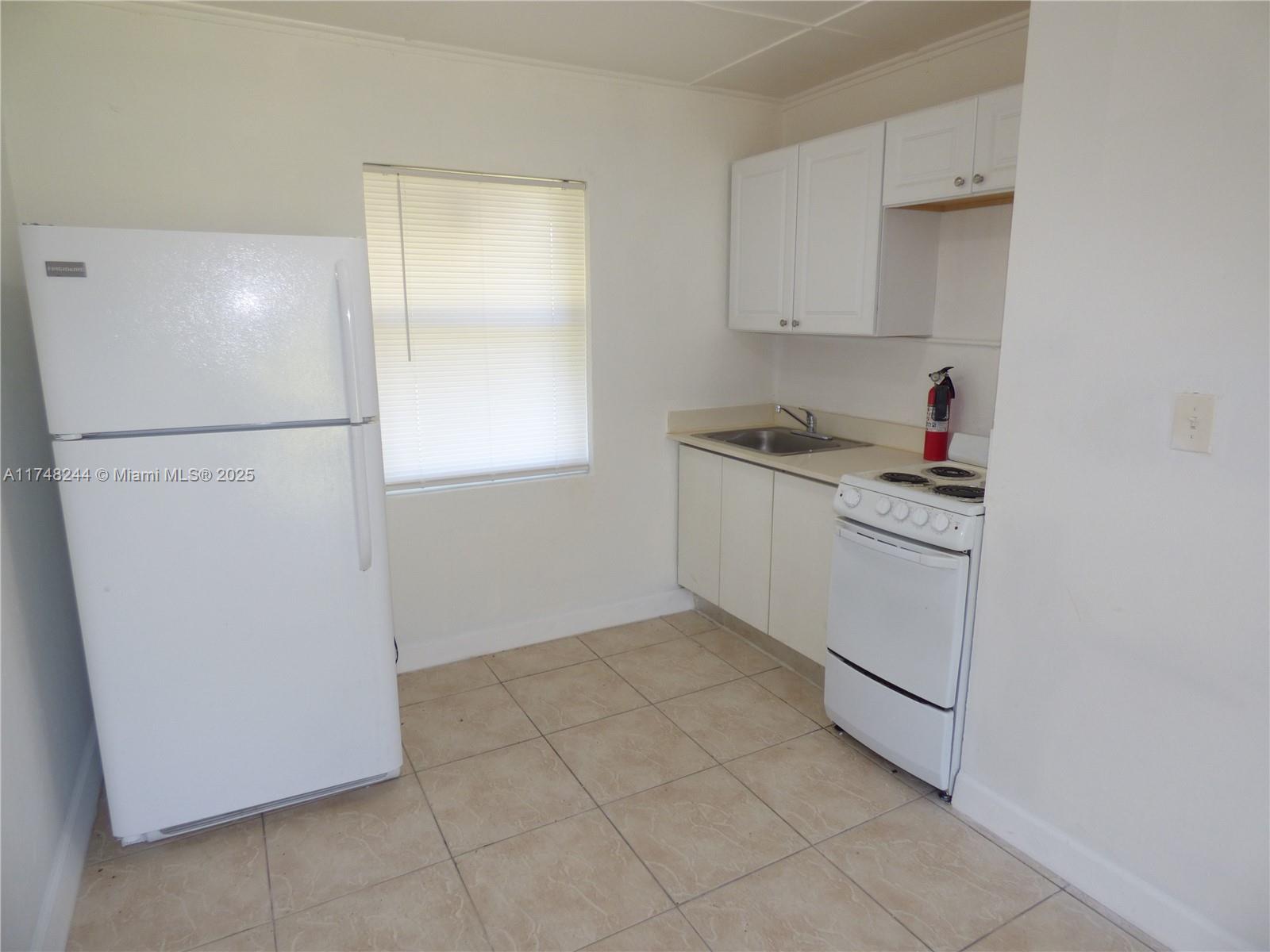 411 Columbus Pkwy # 5 Unit: 1-5