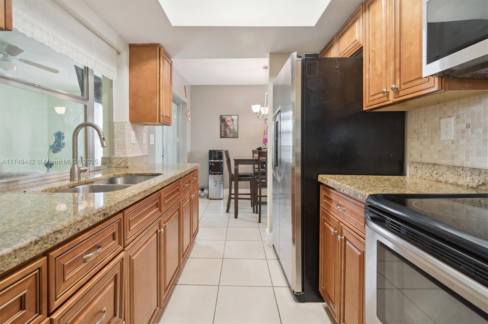 5707 NW 85th Ave