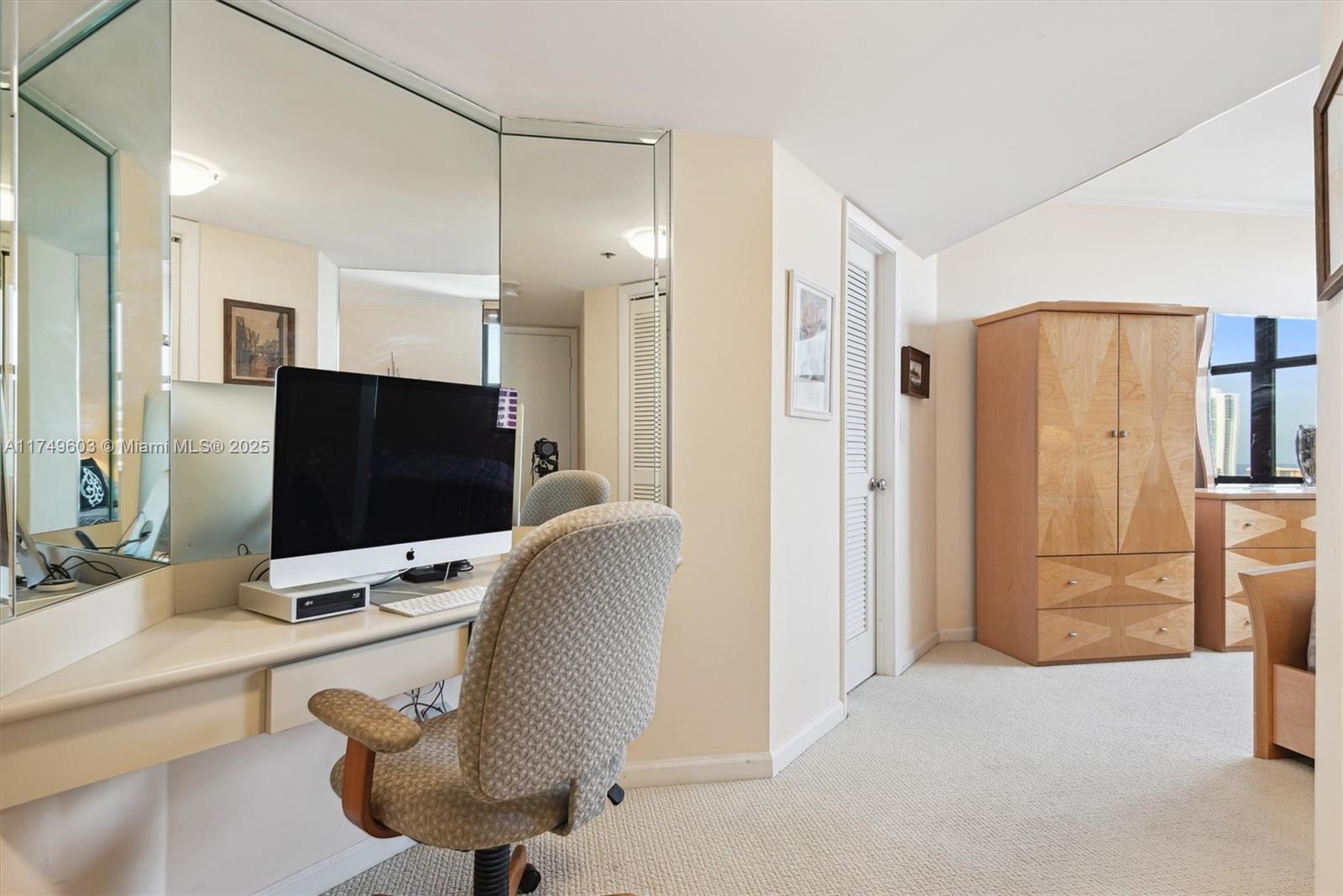 300 Three Islands Blvd Unit: PH2A