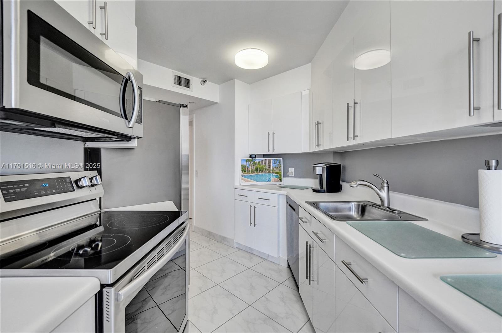 3610 Yacht Club Dr # 1505