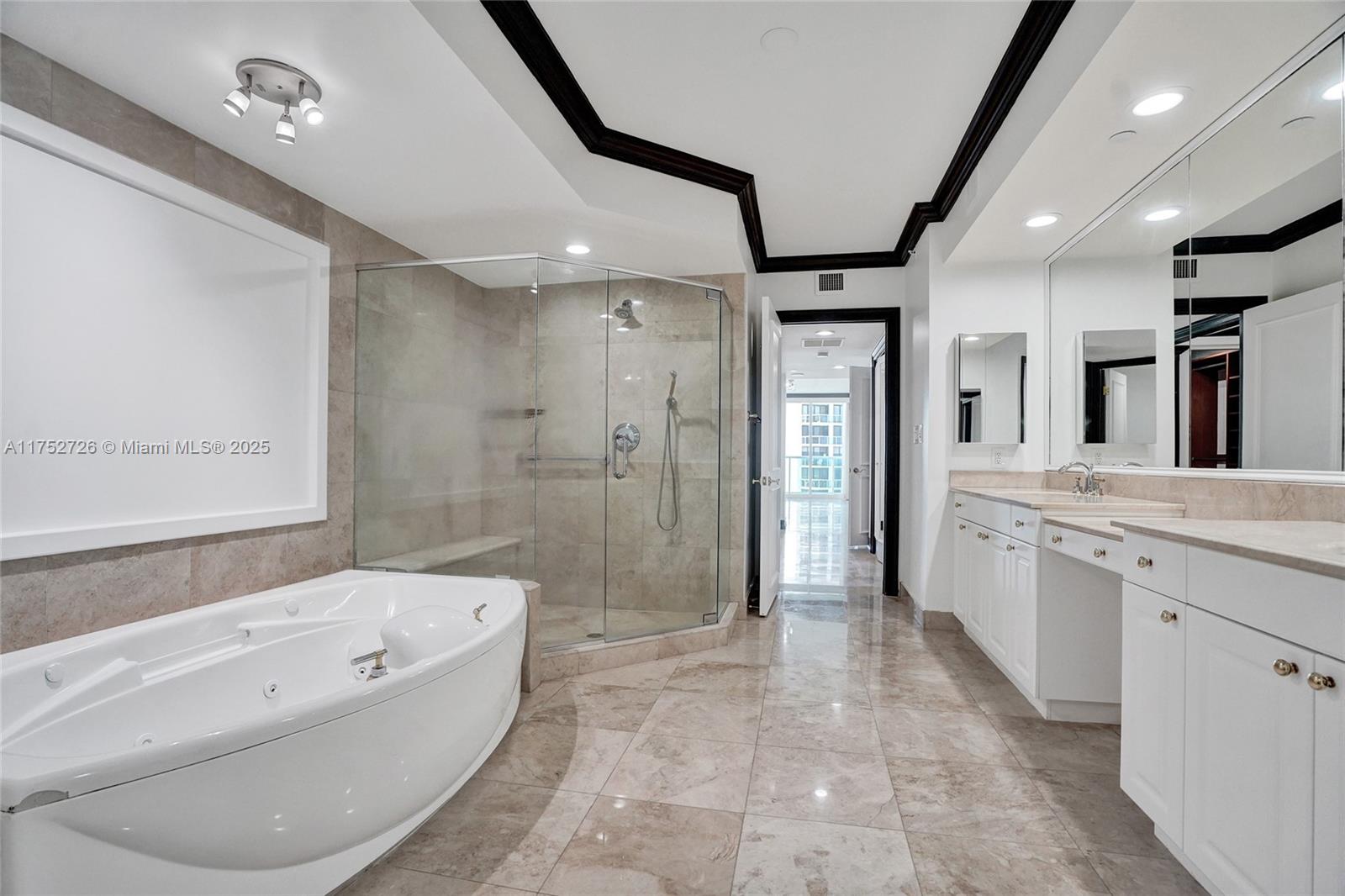 20201 E Country Club Dr # 1704