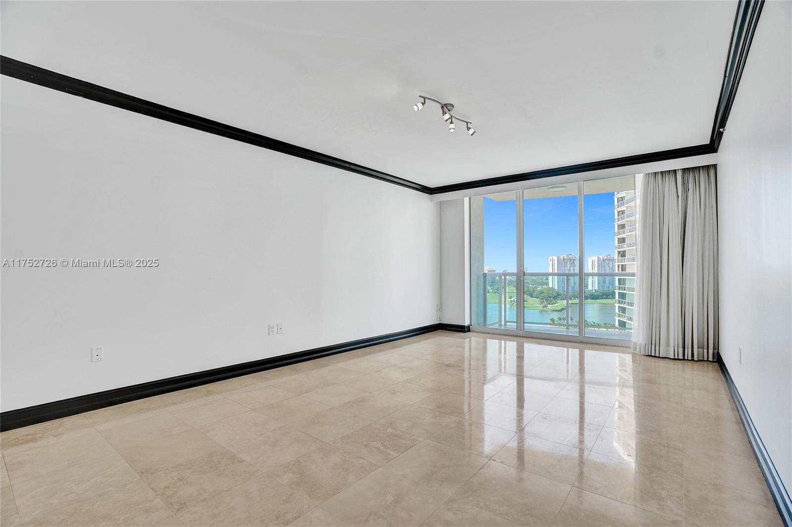 20201 E Country Club Dr # 1704