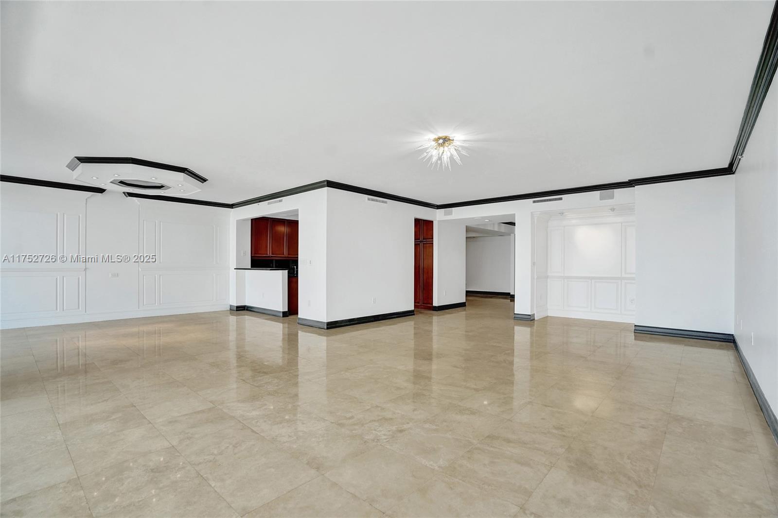 20201 E Country Club Dr # 1704