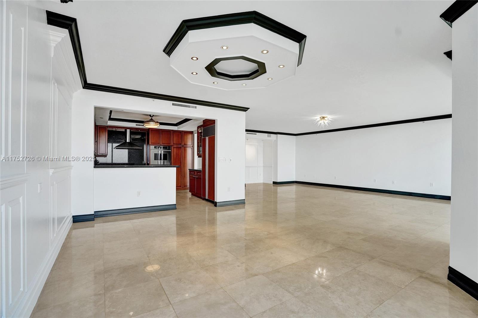 20201 E Country Club Dr # 1704