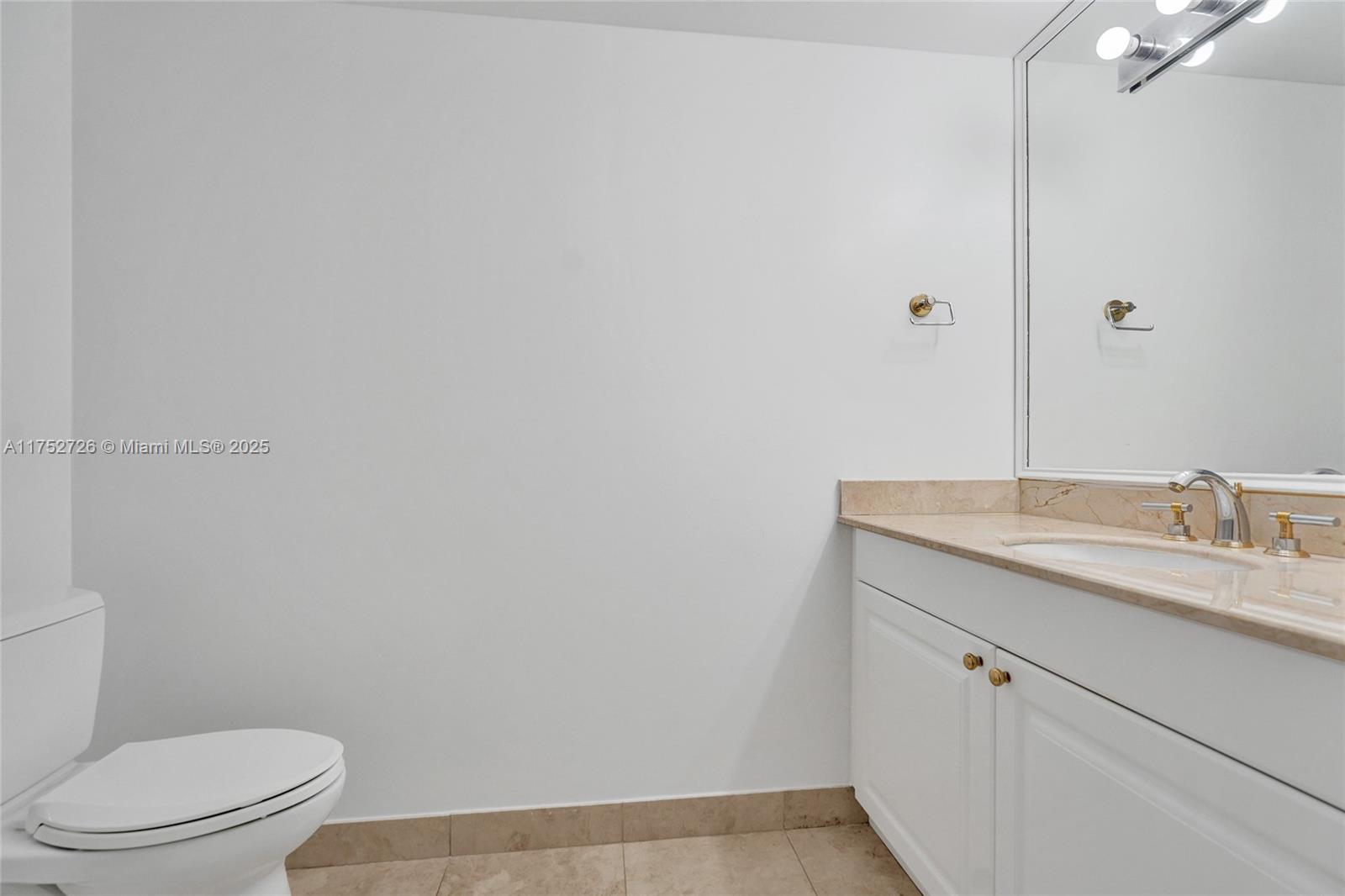 20201 E Country Club Dr # 1704