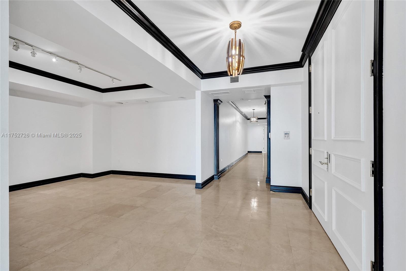 20201 E Country Club Dr # 1704