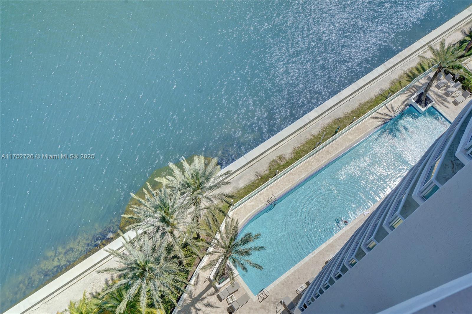 20201 E Country Club Dr # 1704