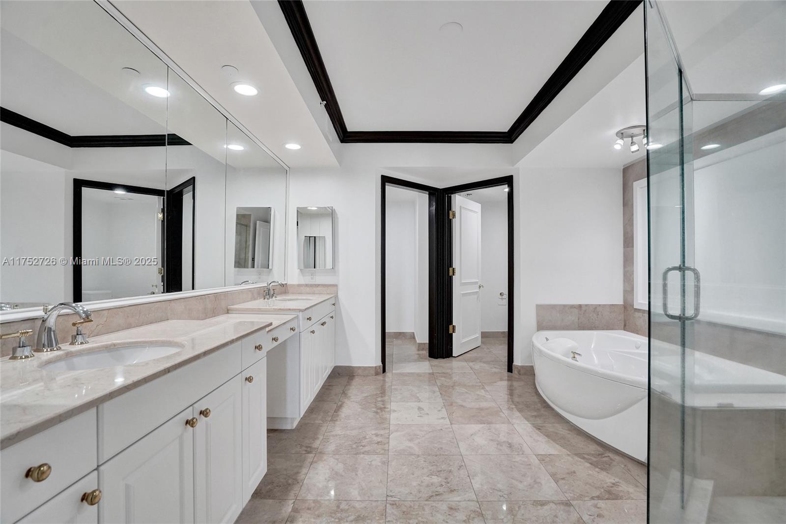 20201 E Country Club Dr # 1704