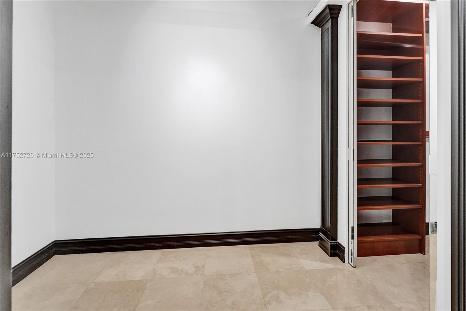 20201 E Country Club Dr # 1704