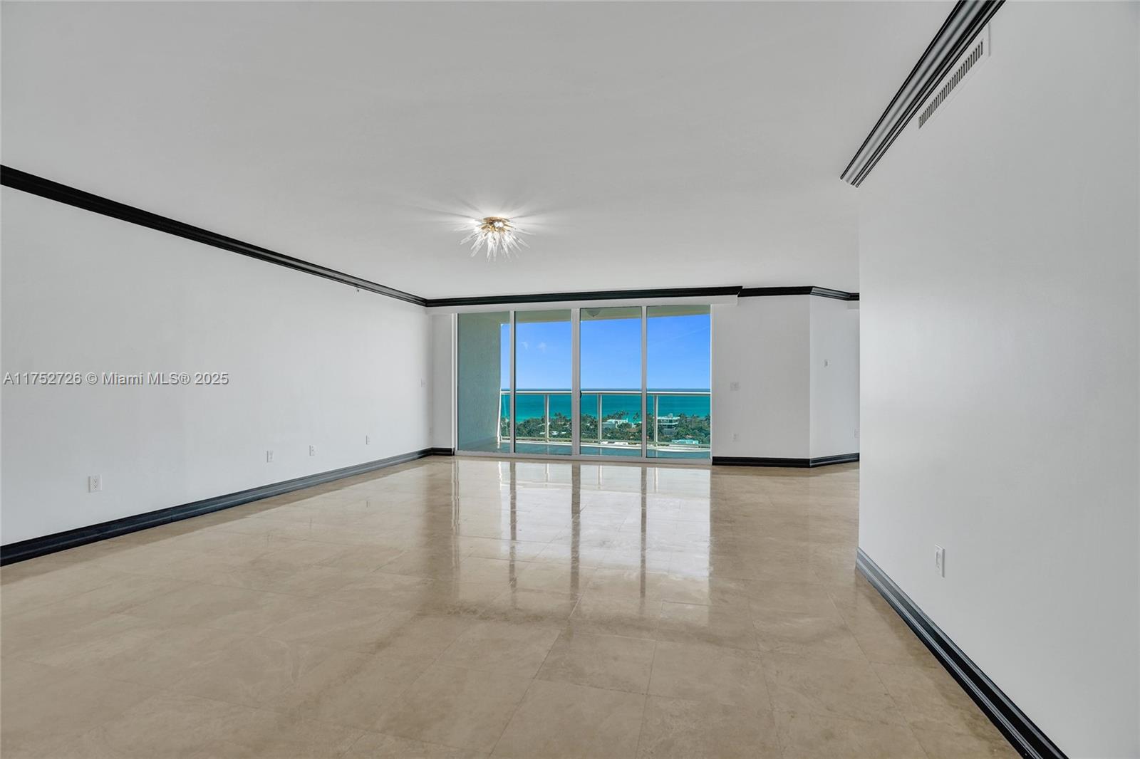 20201 E Country Club Dr # 1704