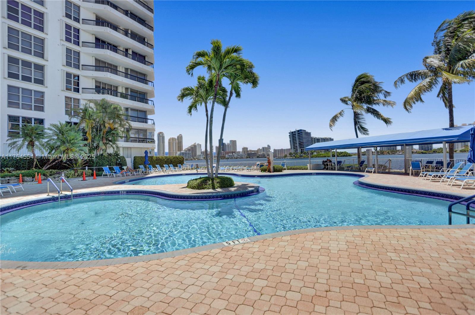 3530 Mystic Pointe Dr # 1508