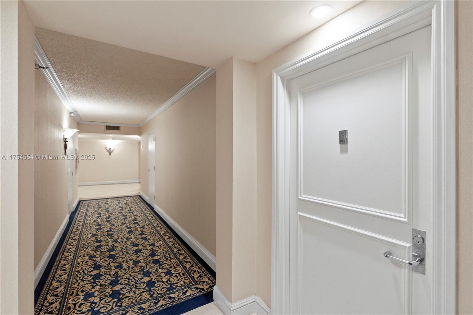 3530 Mystic Pointe Dr # 1508