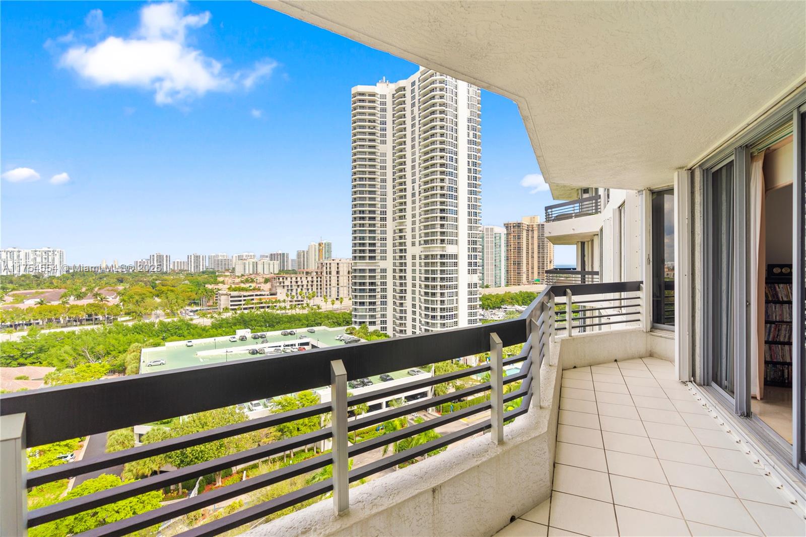 3530 Mystic Pointe Dr # 1508