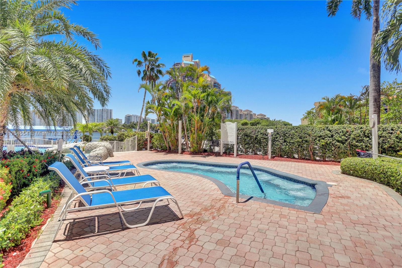 3530 Mystic Pointe Dr # 1508