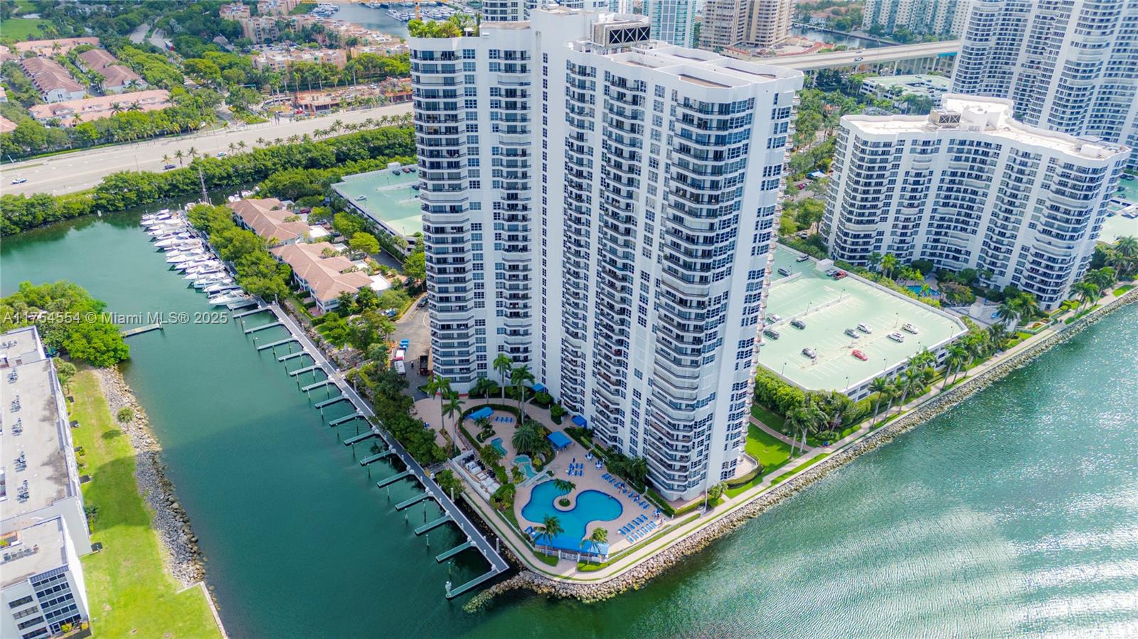 3530 Mystic Pointe Dr # 1508