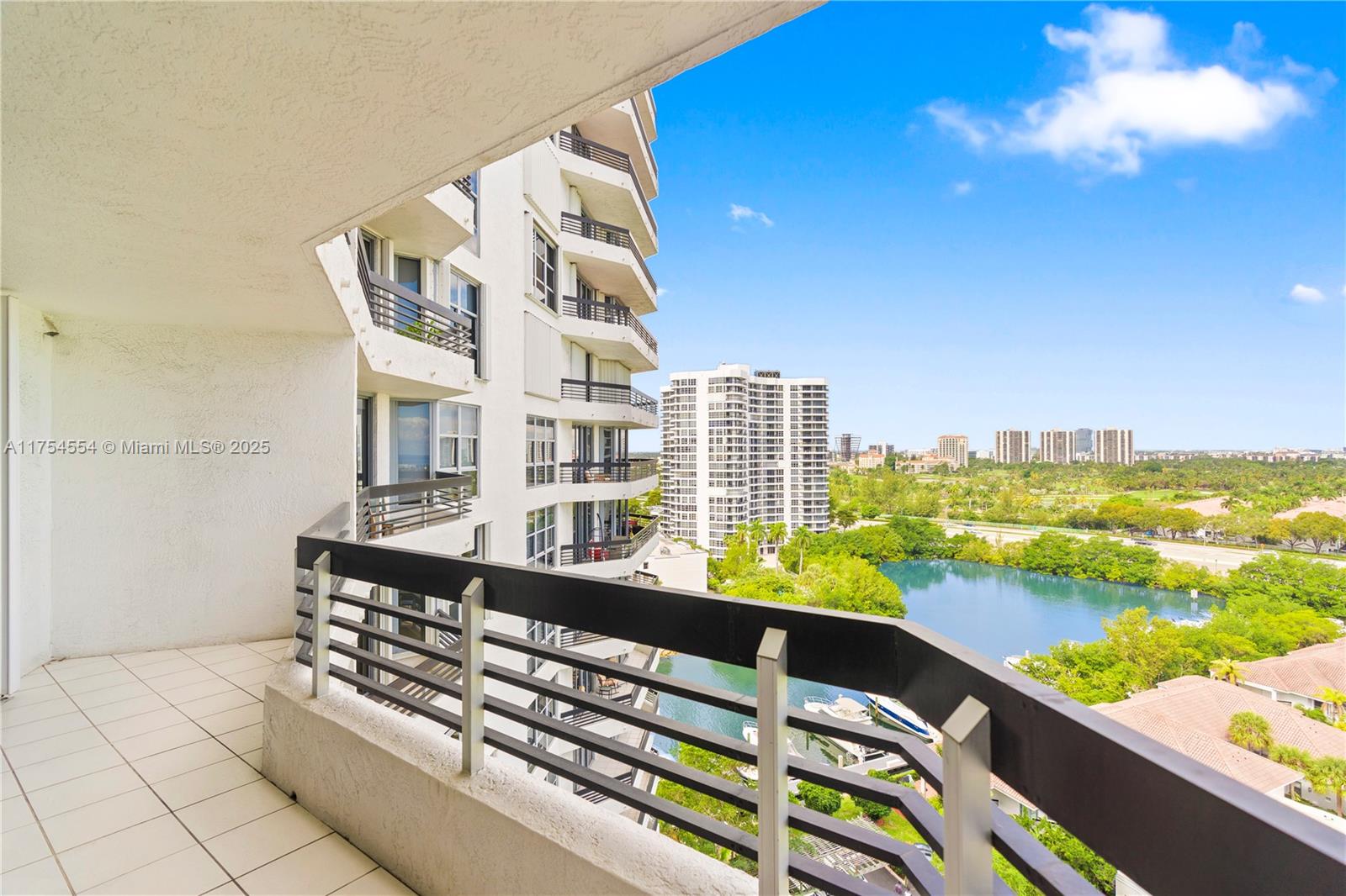 3530 Mystic Pointe Dr # 1508